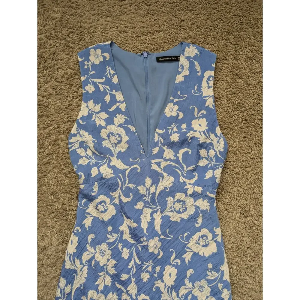 Abercrombie & Fitch Deep V-neck Maxi Dress Women XS Blue Floral Crinkle Romantic